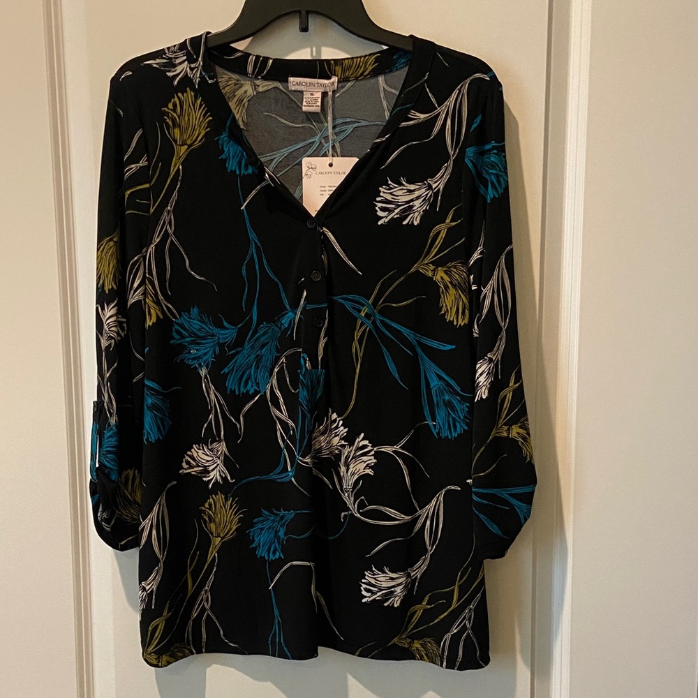 NWT Carolyn Taylor Tunic Length Top